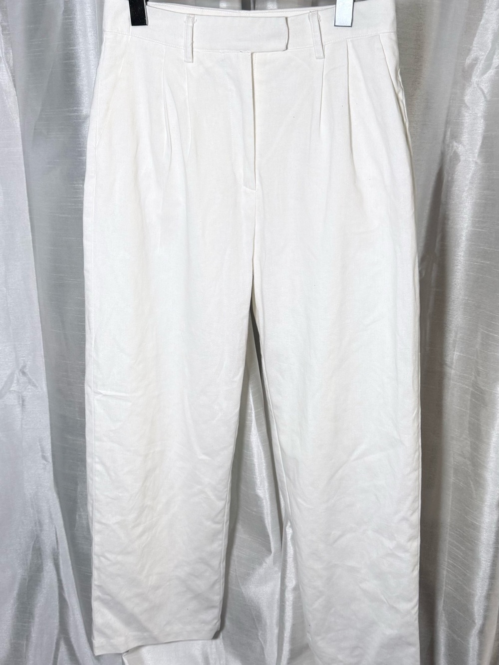all:row White Top - Minimalist Lightweight